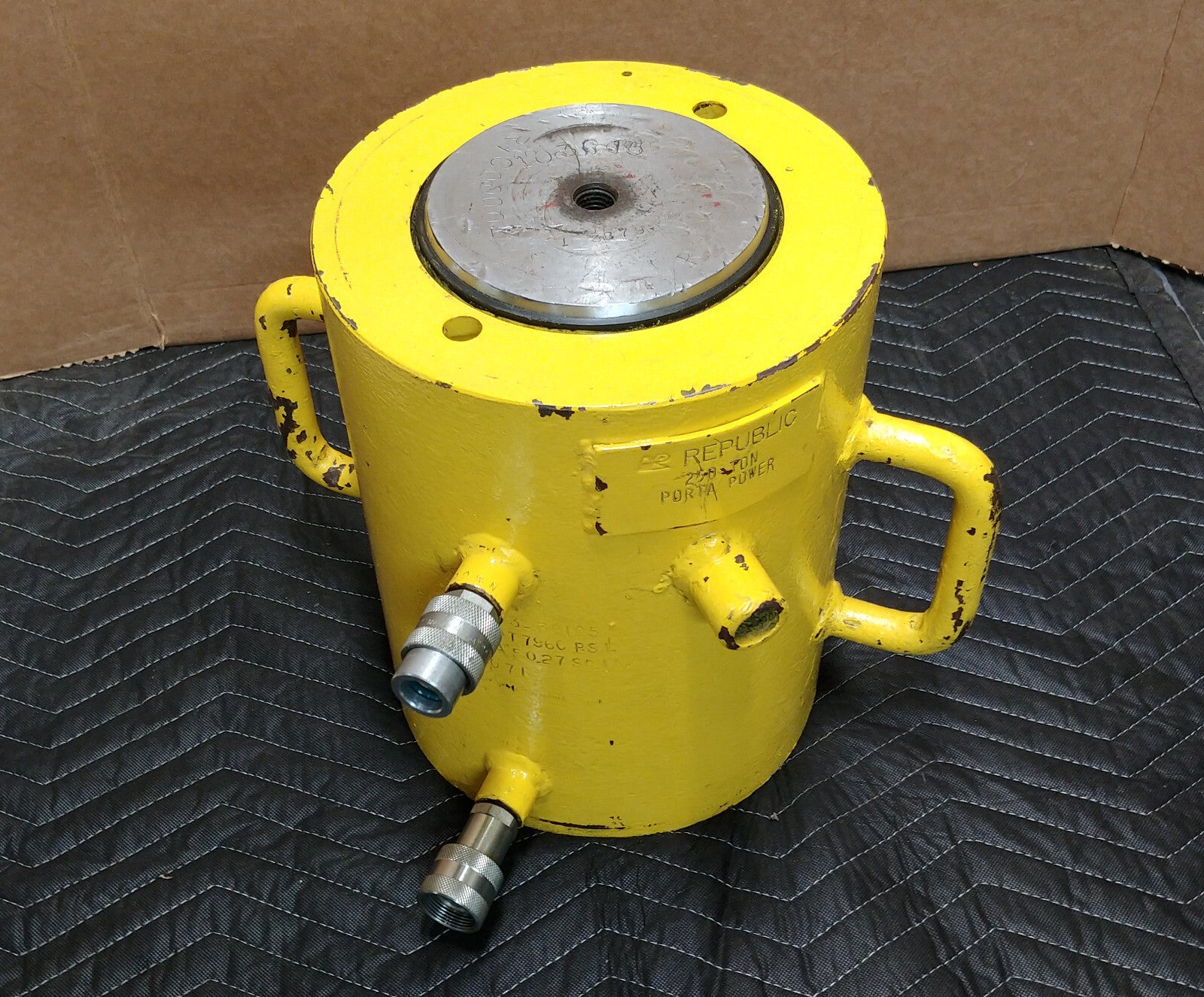 Republic Hydraulics Double Acting 250 Ton 3" Hydraulic Cylinder Porta Power Ram