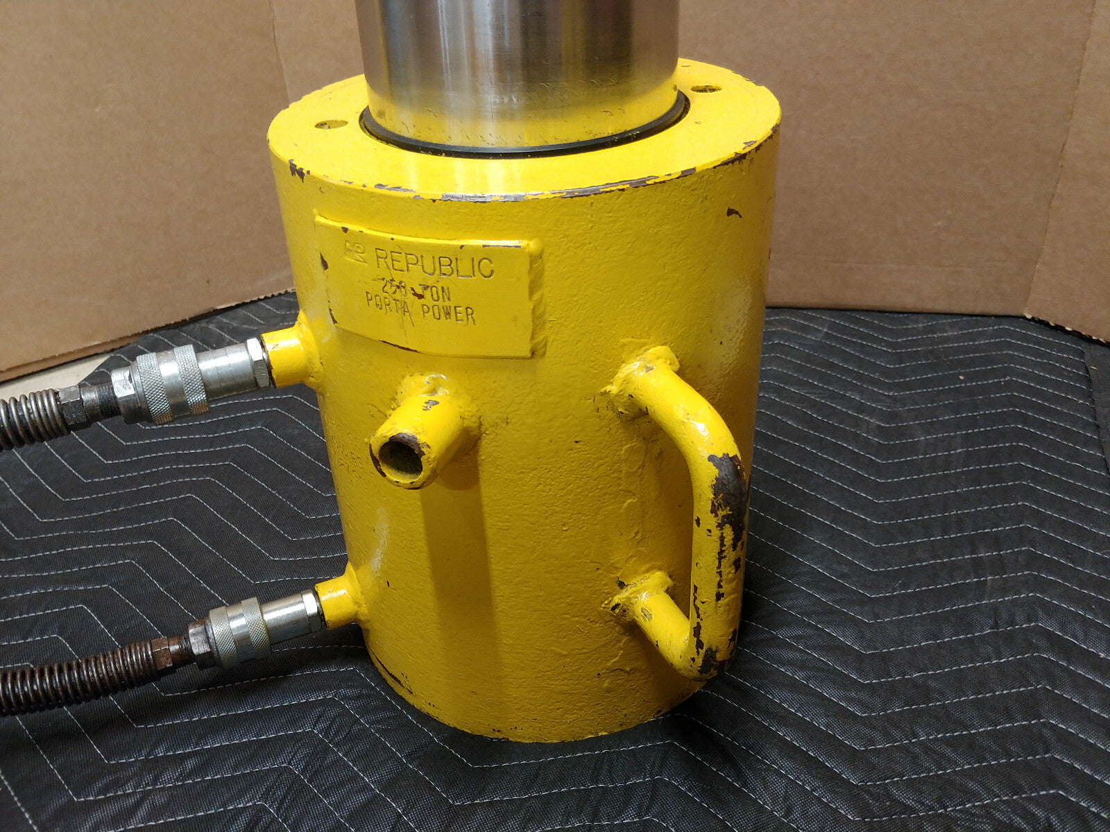 Republic Hydraulics Double Acting 250 Ton 3" Hydraulic Cylinder Porta Power Ram