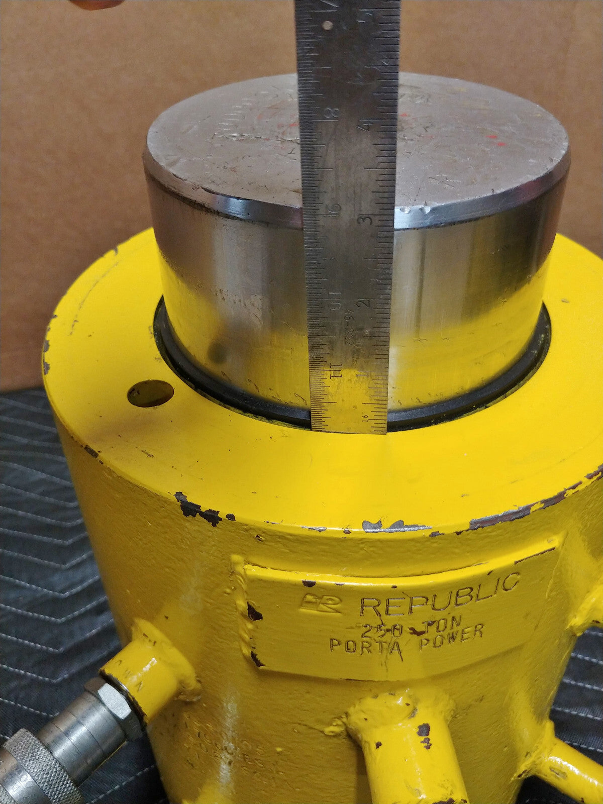 Republic Hydraulics Double Acting 250 Ton 3" Hydraulic Cylinder Porta Power Ram