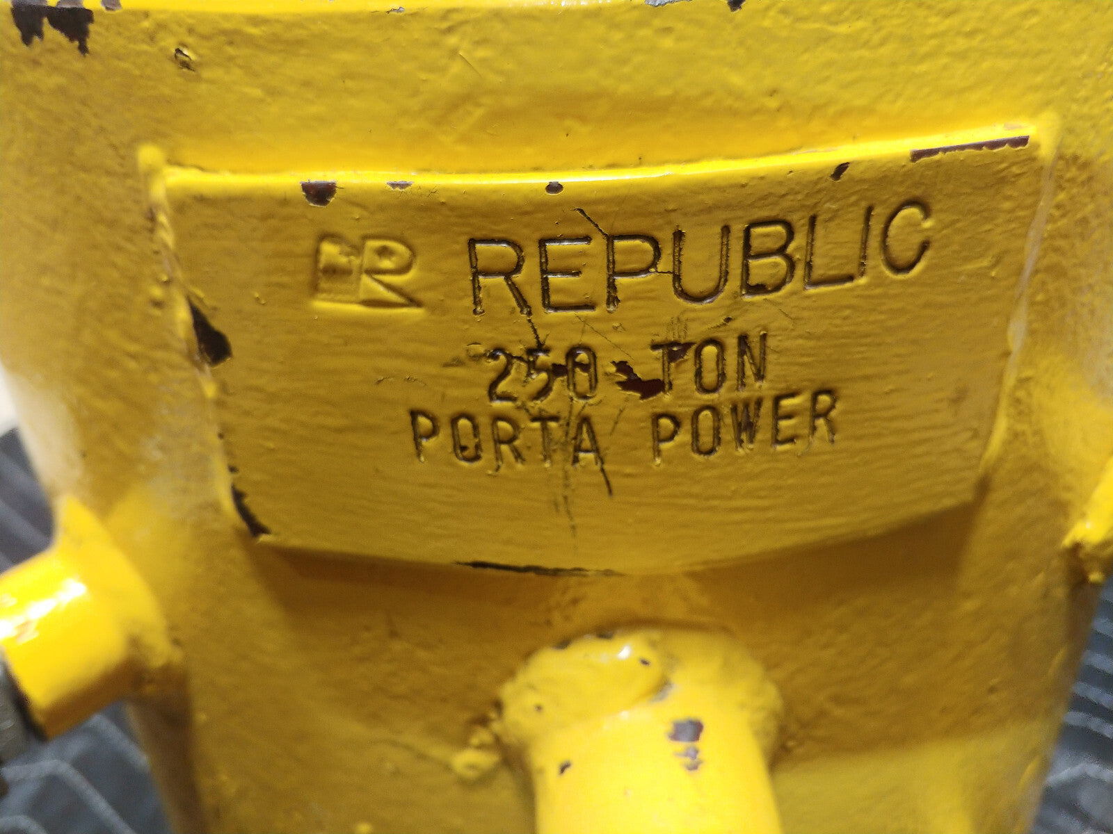 Republic Hydraulics Double Acting 250 Ton 3" Hydraulic Cylinder Porta Power Ram
