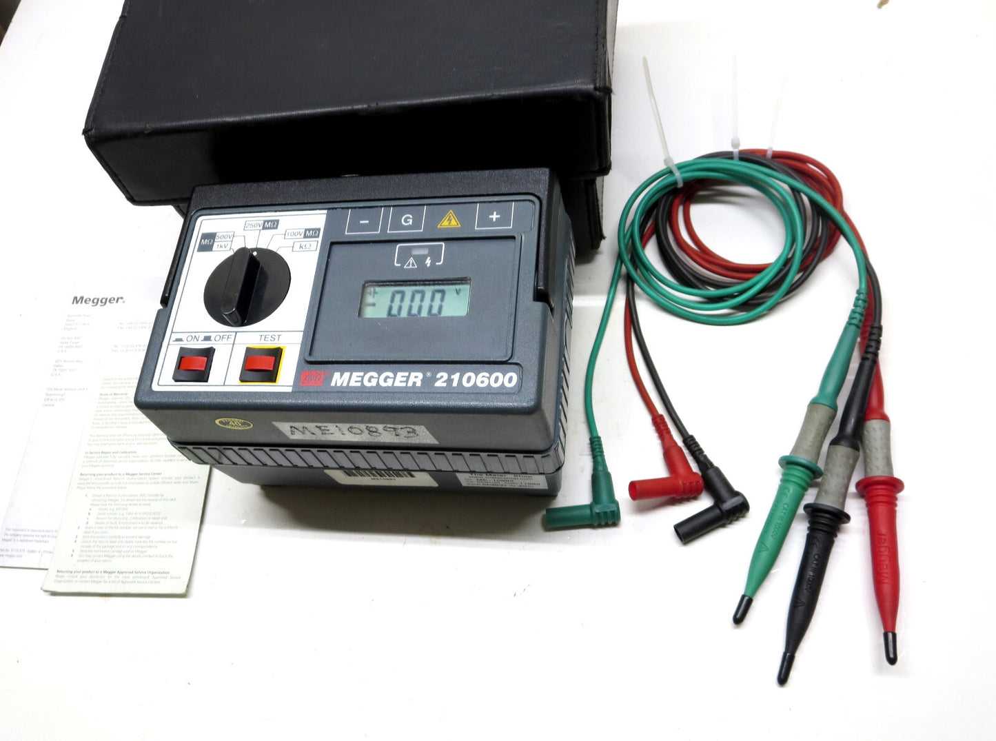 MEGGER 210600 Insulation Tester Kit 1000 V s/n 101436426 w/ Accessories