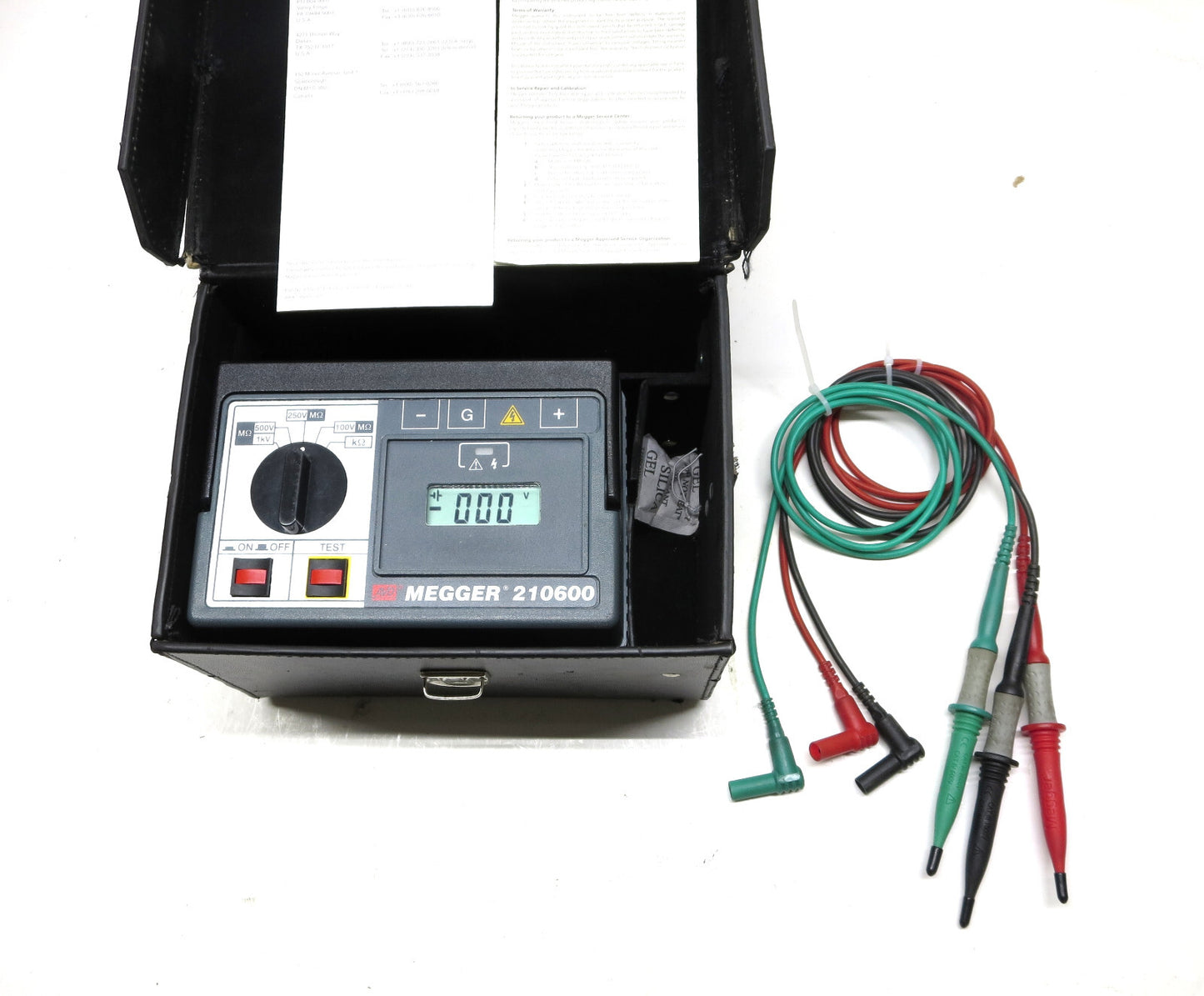 MEGGER 210600 Insulation Tester Kit 1000 V s/n 101436426 w/ Accessories