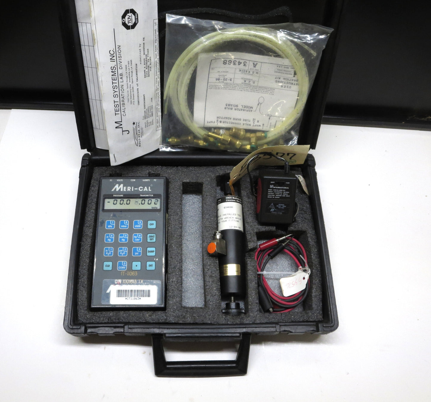 Meriam Meri Cal DP2000i Digital Manometer Calibrator Set w/ Accessories