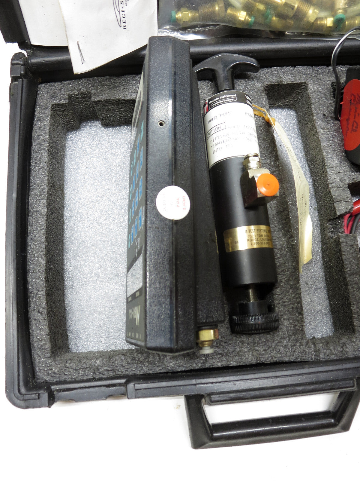 Meriam Meri Cal DP2000i Digital Manometer Calibrator Set w/ Accessories