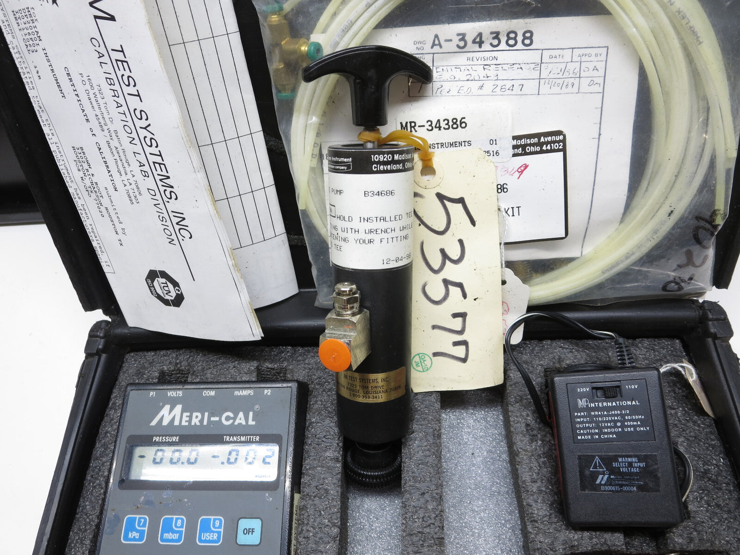 Meriam Meri Cal DP2000i Digital Manometer Calibrator Set w/ Accessories