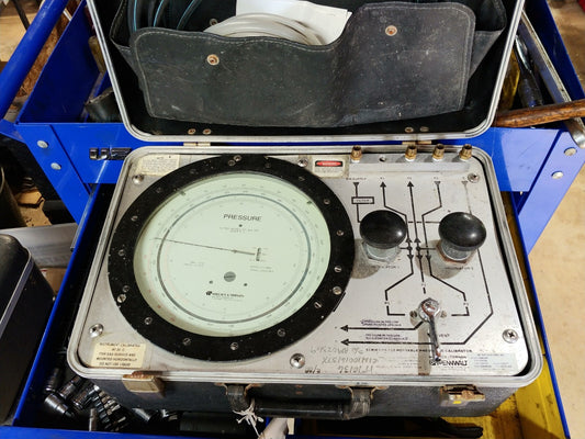 Wallace & Tiernan 65-120 Portable Pneumatic Calibrator w/ Last 20-21 Calibration