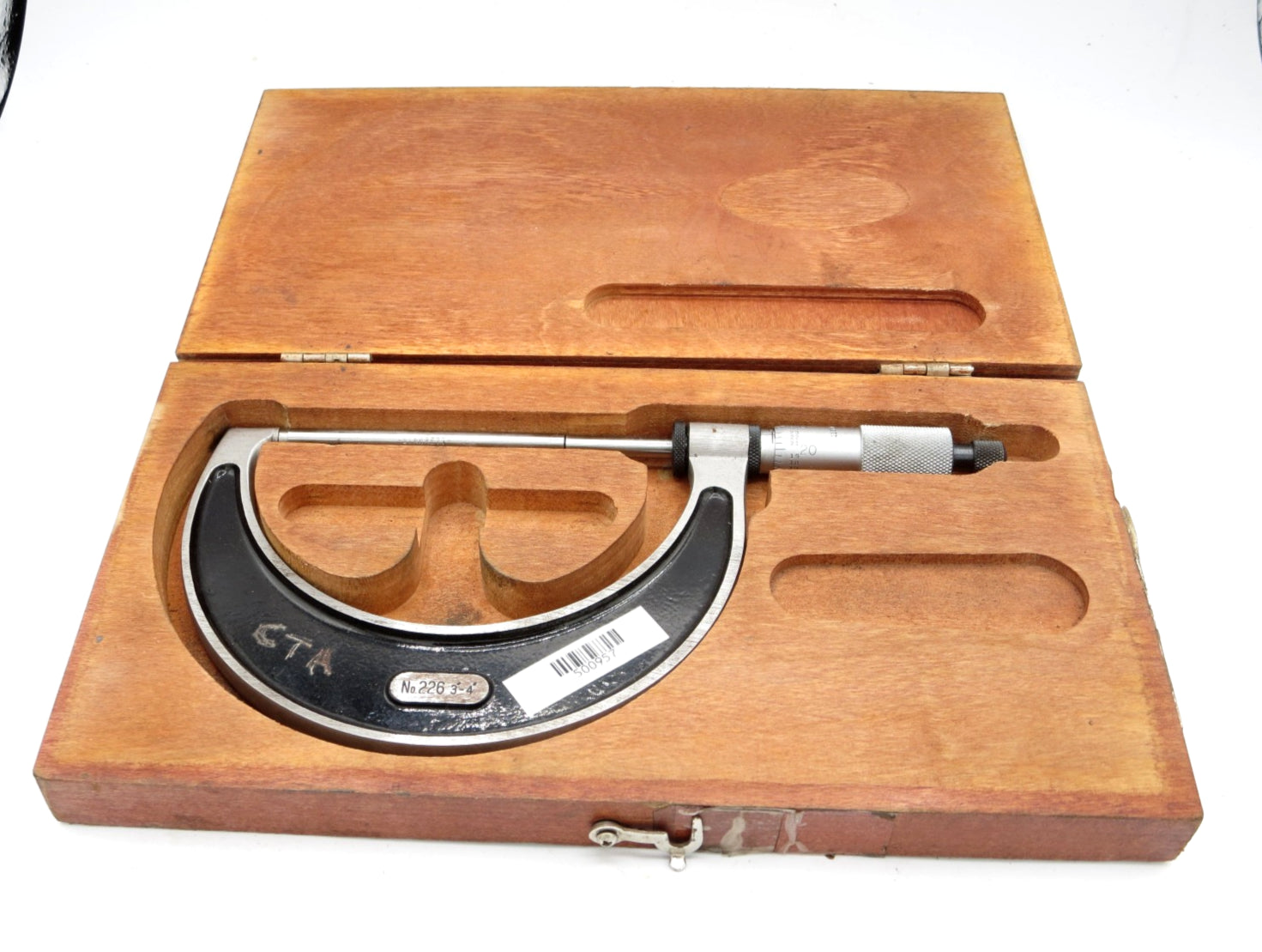 Starrett 226RL-4 Outside Micrometer, 3-4" Range w/ 3" Standard and Case 226RLZ-4