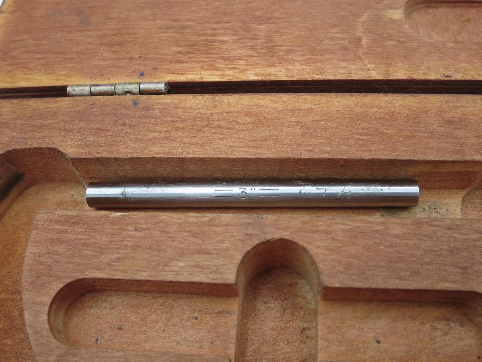 Starrett 226RL-4 Outside Micrometer, 3-4" Range w/ 3" Standard and Case 226RLZ-4