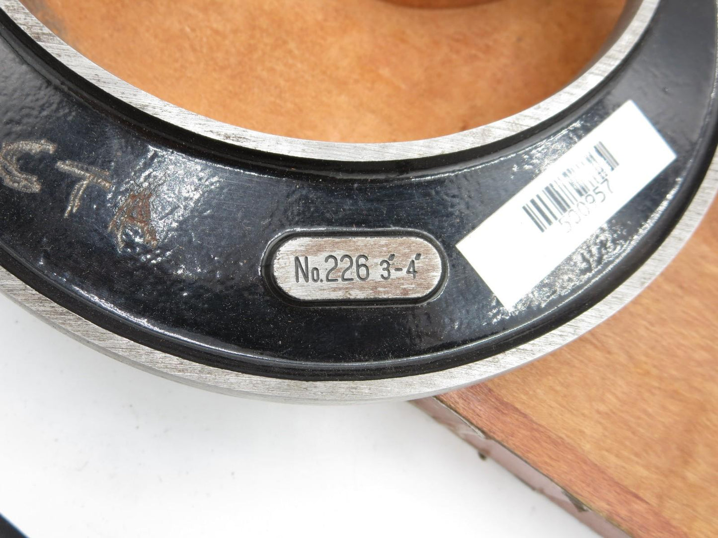 Starrett 226RL-4 Outside Micrometer, 3-4" Range w/ 3" Standard and Case 226RLZ-4