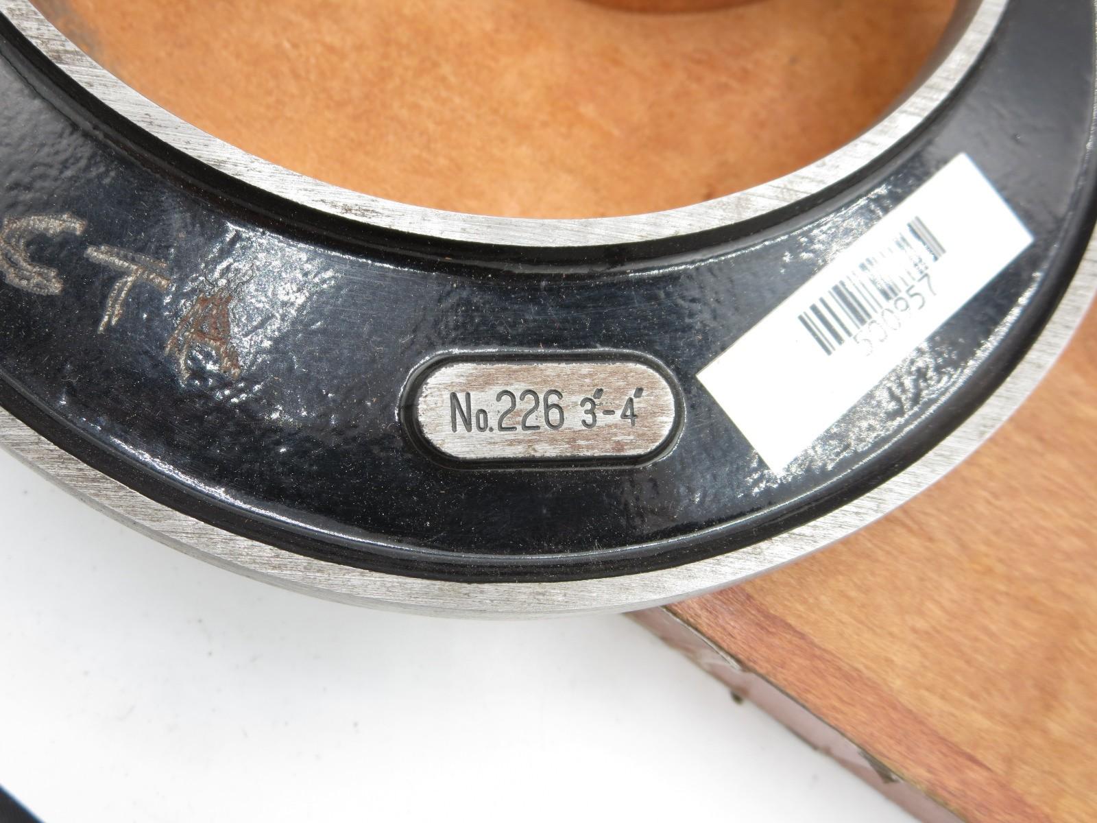 Starrett 226RL-4 Outside Micrometer, 3-4" Range w/ 3" Standard and Case 226RLZ-4