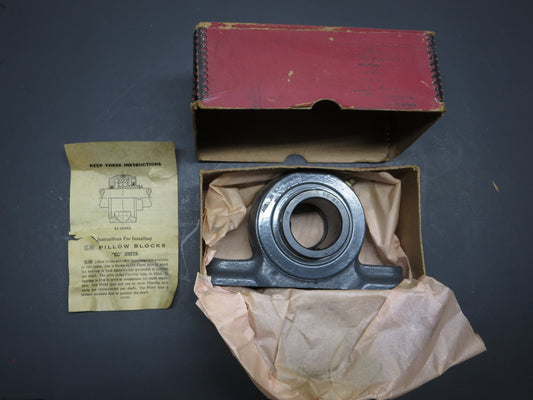 Ahlberg Bearing 1-11/16" Pillow Block EC-111 Collector Grade w/ Man (1947–1952)