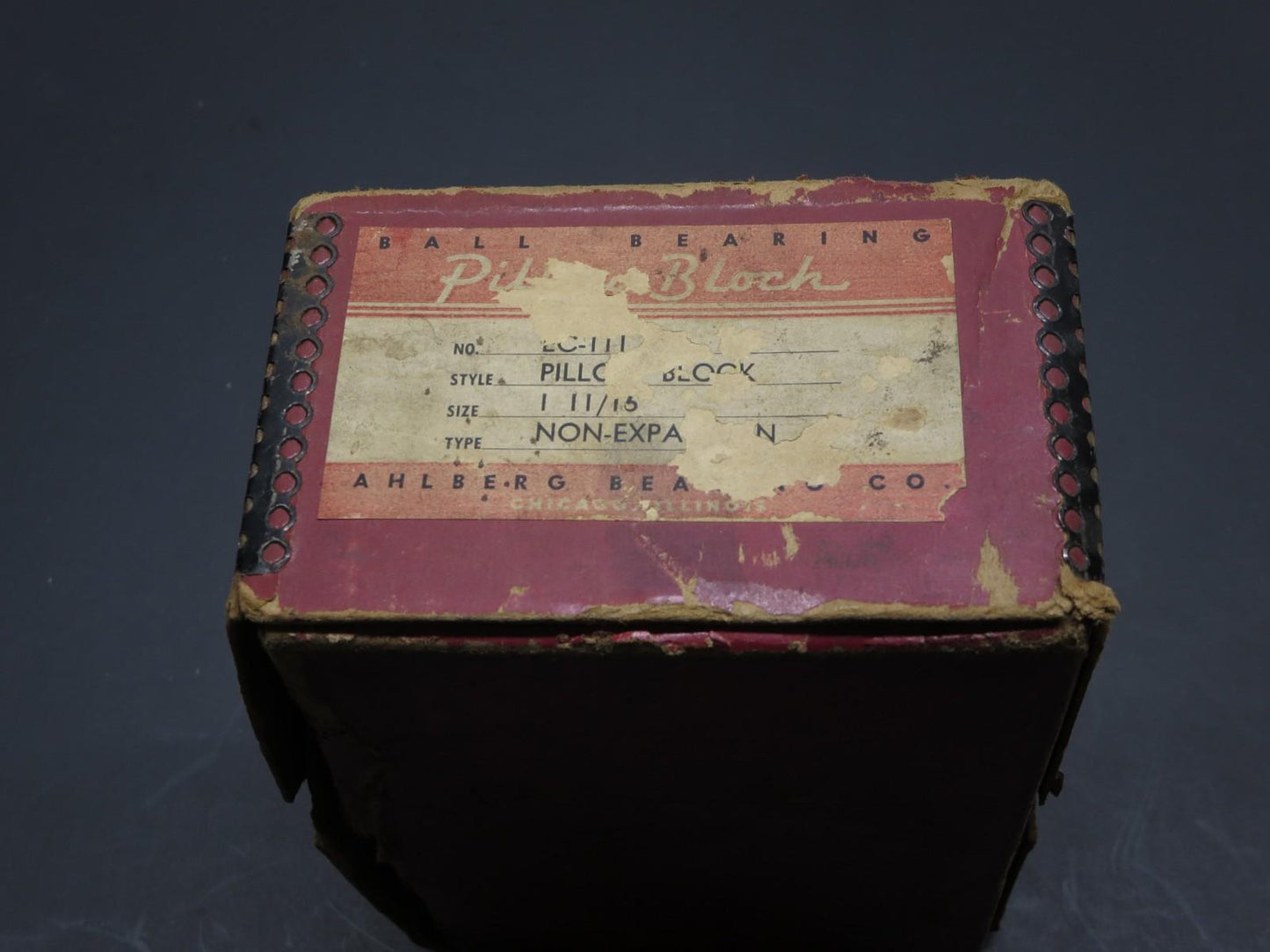 Ahlberg Bearing 1-11/16" Pillow Block EC-111 Collector Grade w/ Man (1947–1952)