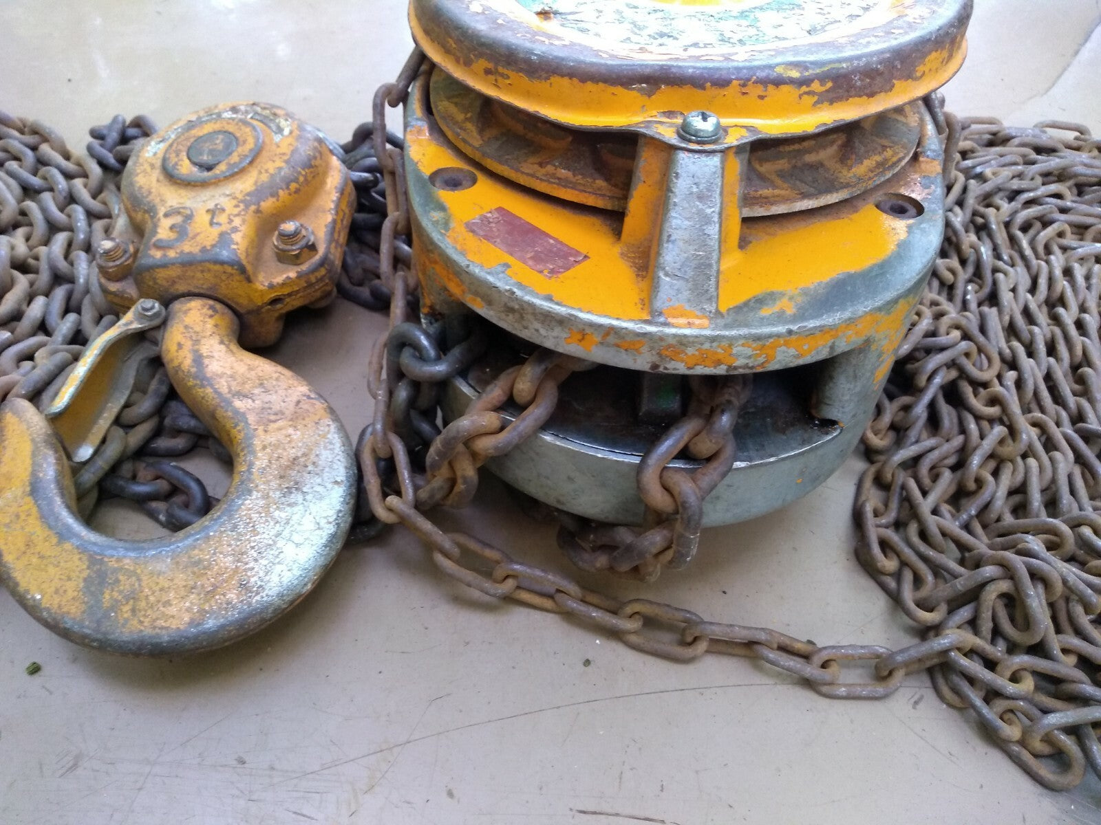 Harrington CF030-20 3-Ton Chain Hoist 20 ft Lift / 20 ft pull 