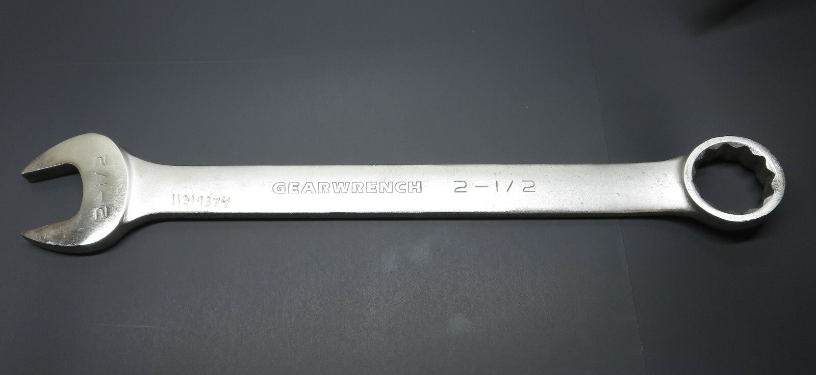 GearWrench 2-1/2" Long Pattern Combination Wrench 81829 Excellent Condition