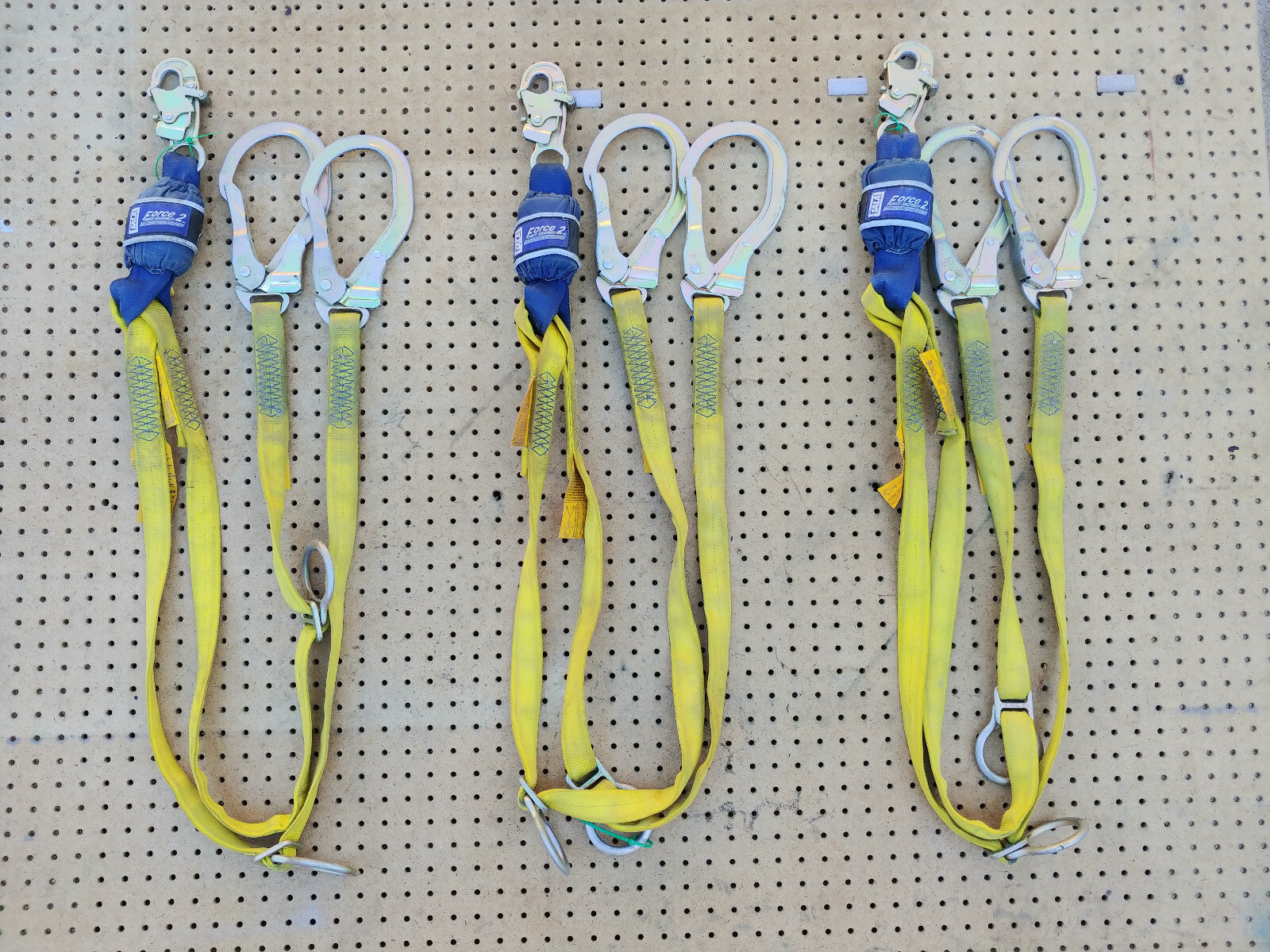 1 EA. 2018 DBI-SALA FORCE 2 Shock Absorber Dual Web Lanyard 1246129 Rebar Hooks