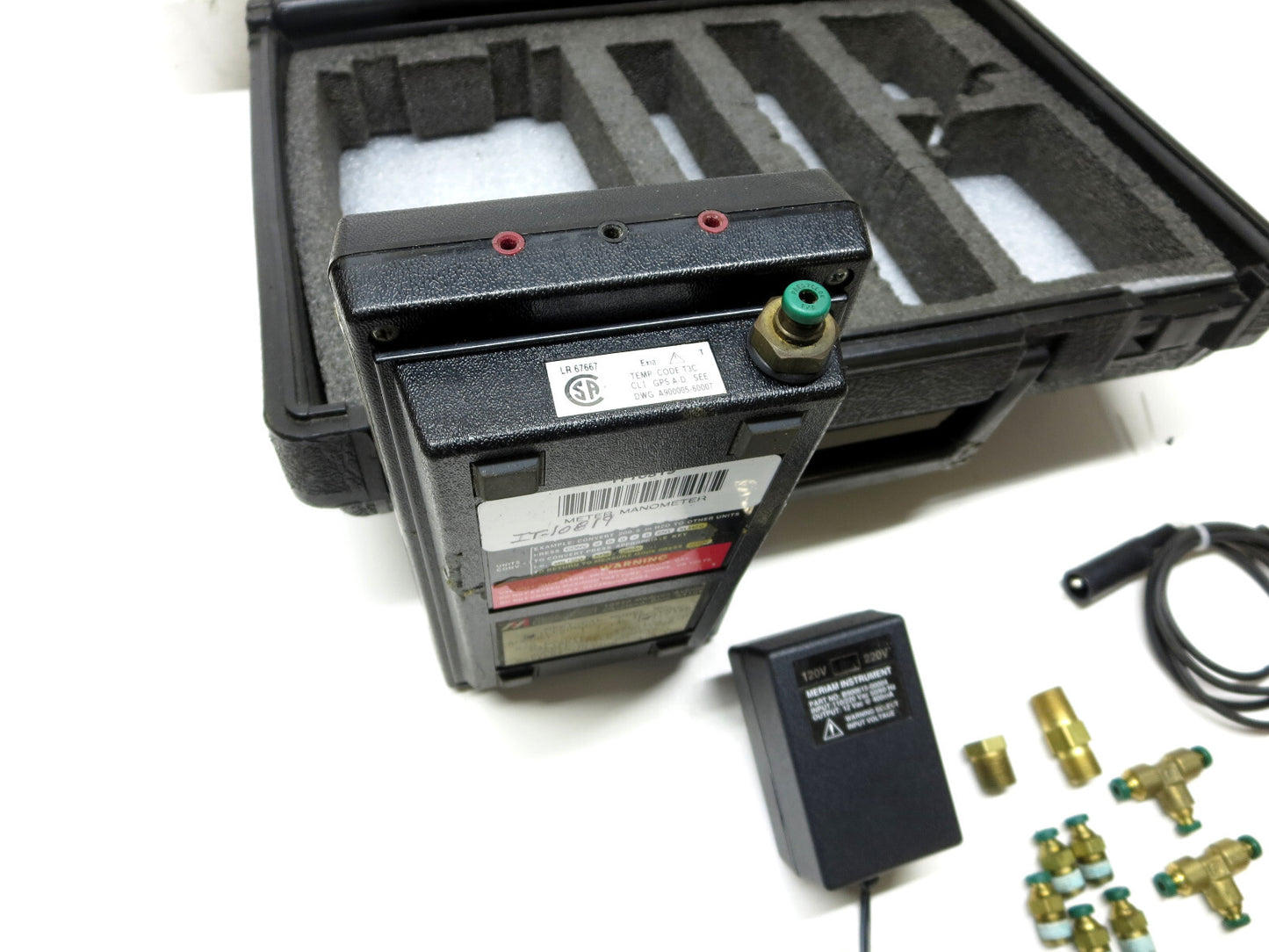Meriam Meri Cal LP2000C Digital Manometer Calibrator w/ Accessories 0-2,000 H20