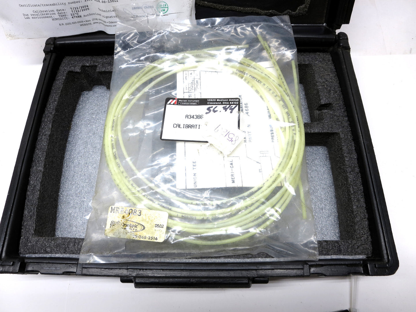 Meriam Meri Cal LP2000C Digital Manometer Calibrator w/ Accessories 0-2,000 H20