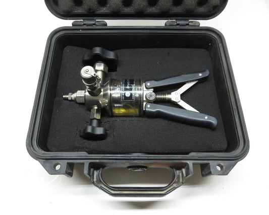 GE DRUCK PV212 Hydraulic Hand Pump  10,000 PSI w/ Pelican Case