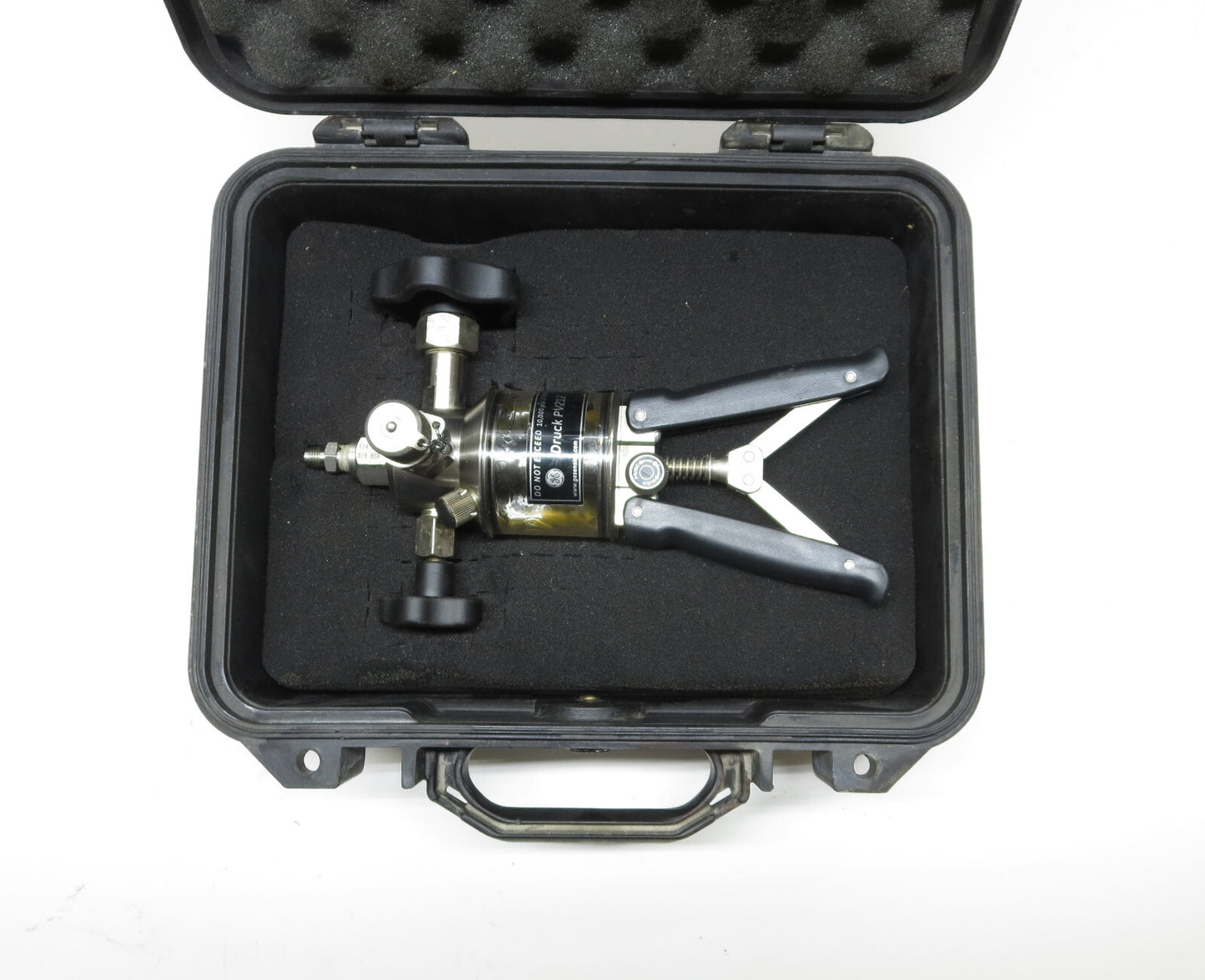 GE DRUCK PV212 Hydraulic Hand Pump  10,000 PSI w/ Pelican Case