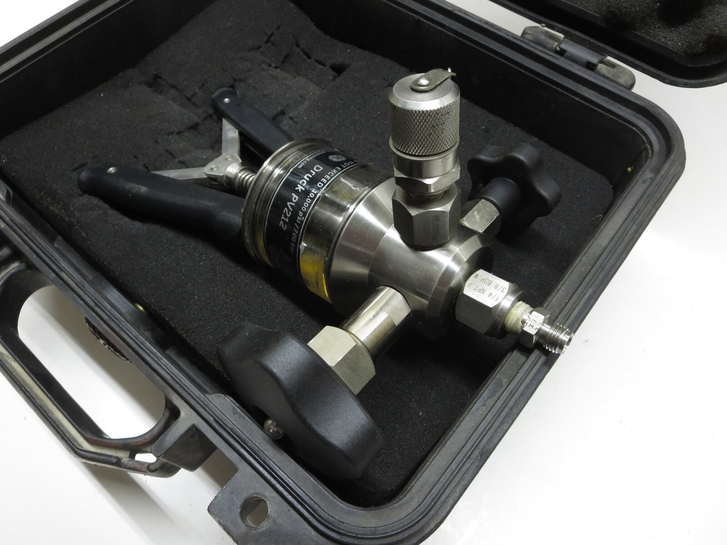 GE DRUCK PV212 Hydraulic Hand Pump  10,000 PSI w/ Pelican Case