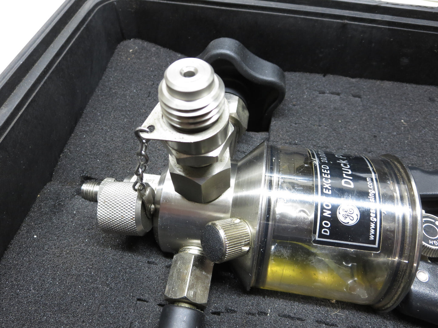GE DRUCK PV212 Hydraulic Hand Pump  10,000 PSI w/ Pelican Case