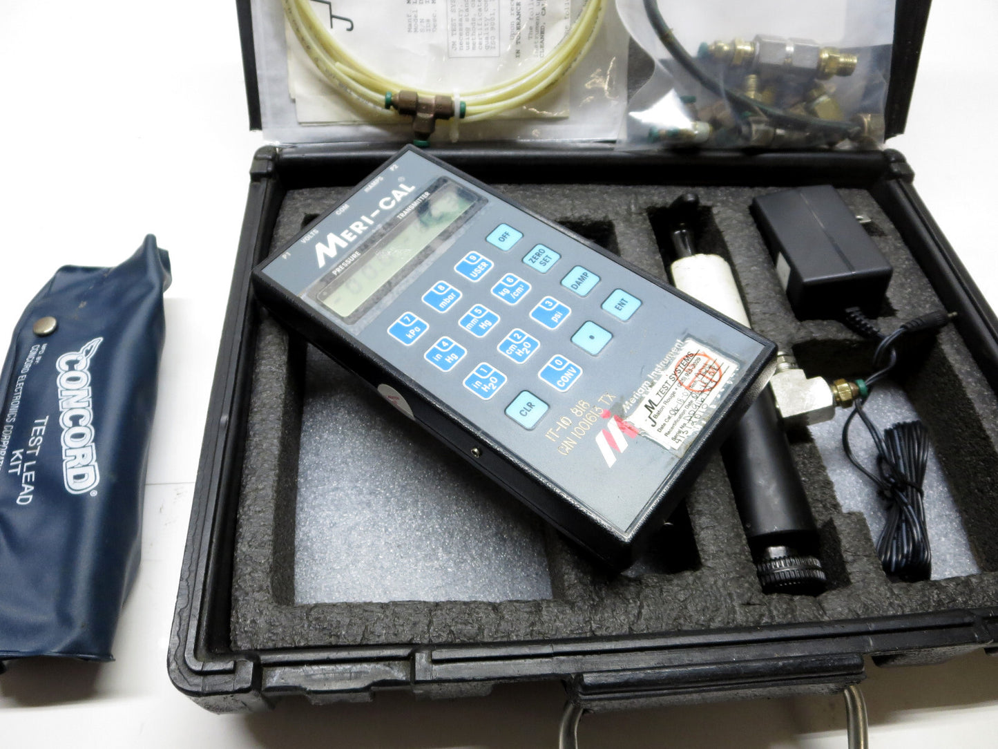 Meriam Meri Cal LP2000C Digital Manometer Calibrator w/ Accessories 0-2,000 H20