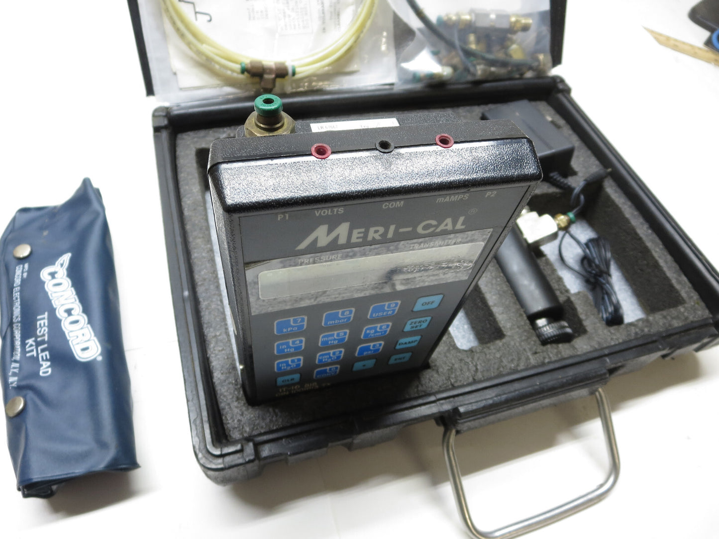 Meriam Meri Cal LP2000C Digital Manometer Calibrator w/ Accessories 0-2,000 H20