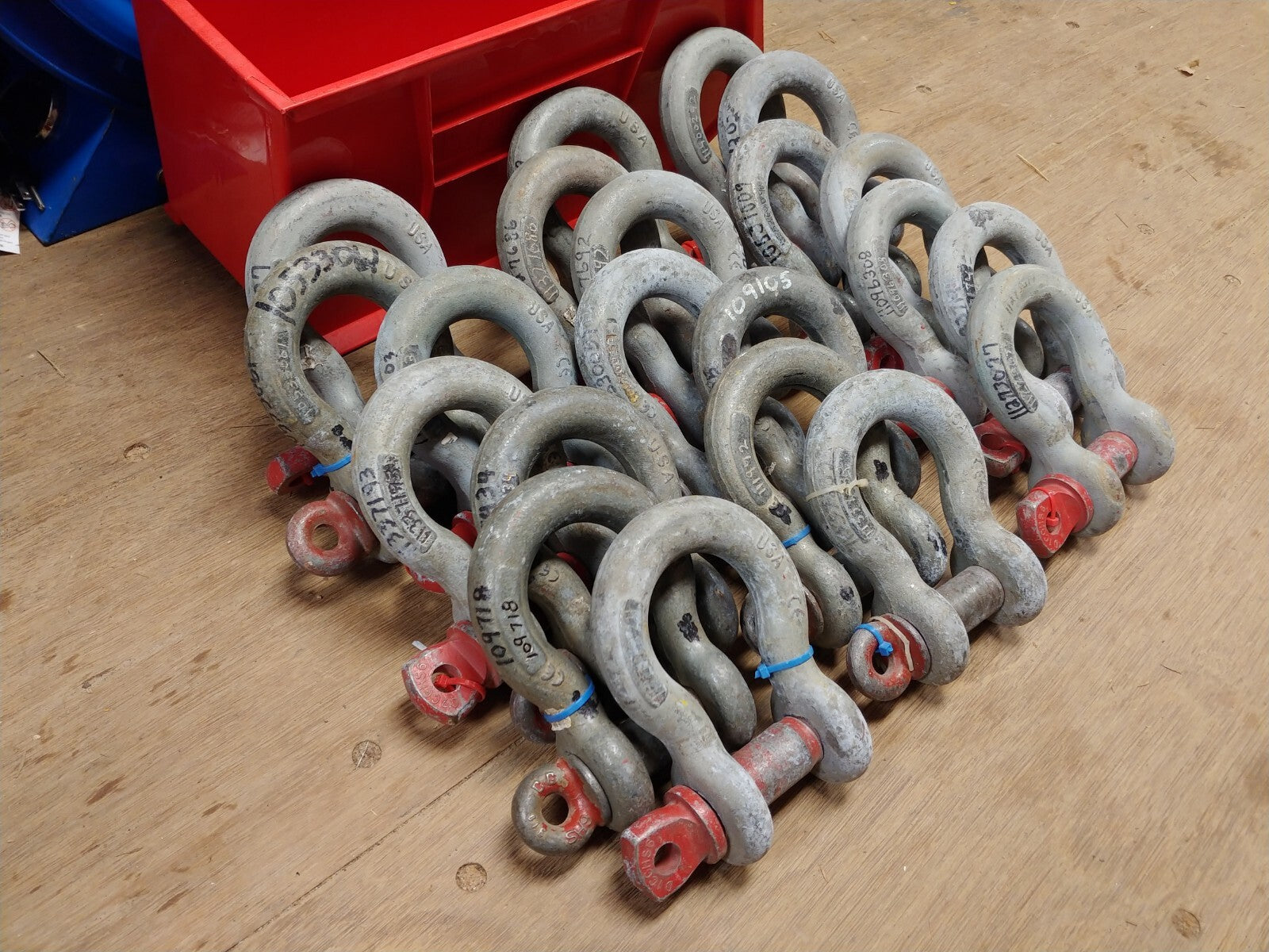 1 EA. Crosby 1-1/8 in. Screw Pin Anchor Shackle 9-1/2 Ton 1018552 G-209 USA