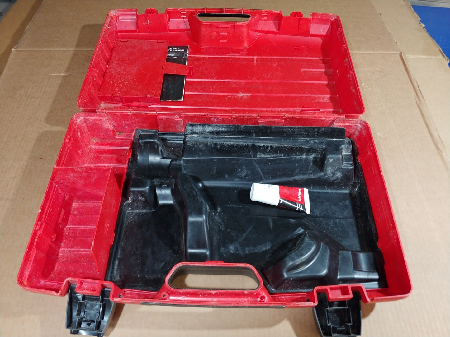 HILTI TE 40 AVR Replacement Case W/ Grease Very Good Condition.