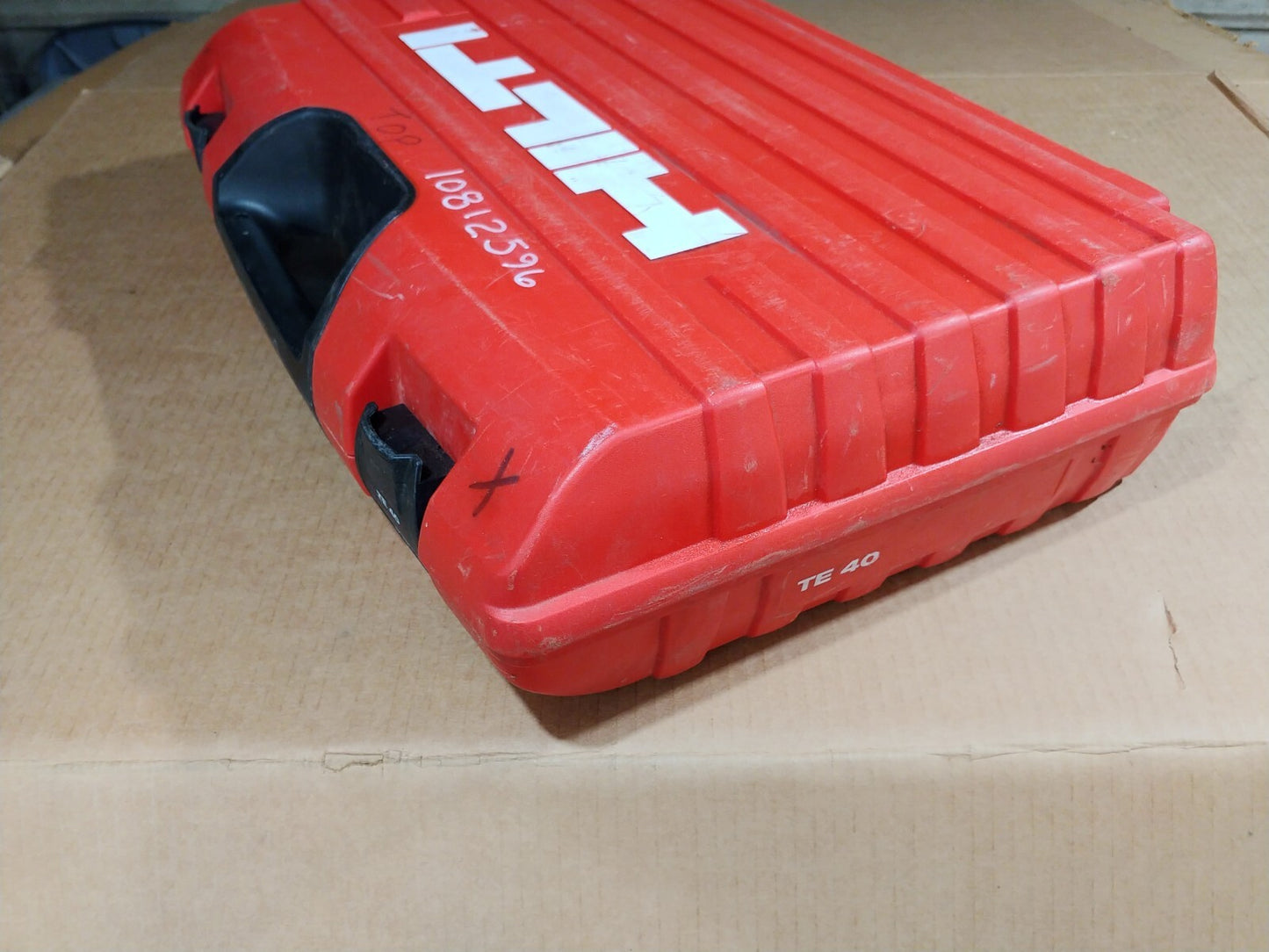HILTI TE 40 AVR Replacement Case W/ Grease Very Good Condition.