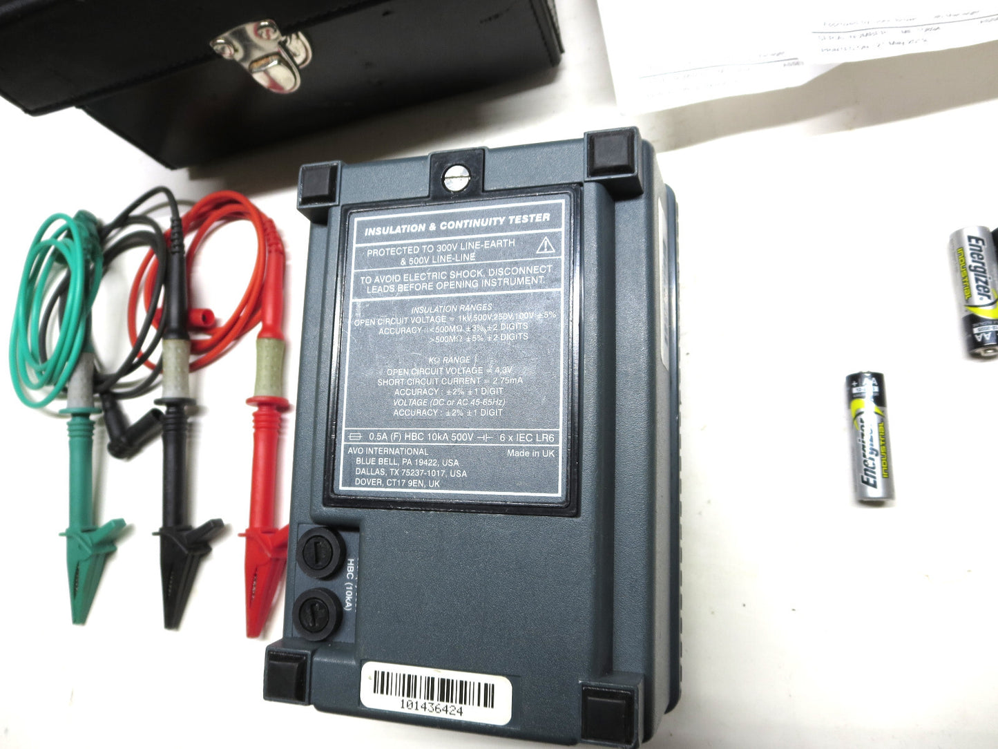 AVO MEGGER 210600 Insulation Tester Kit 1000V s/n 101436424 w/ Accessories