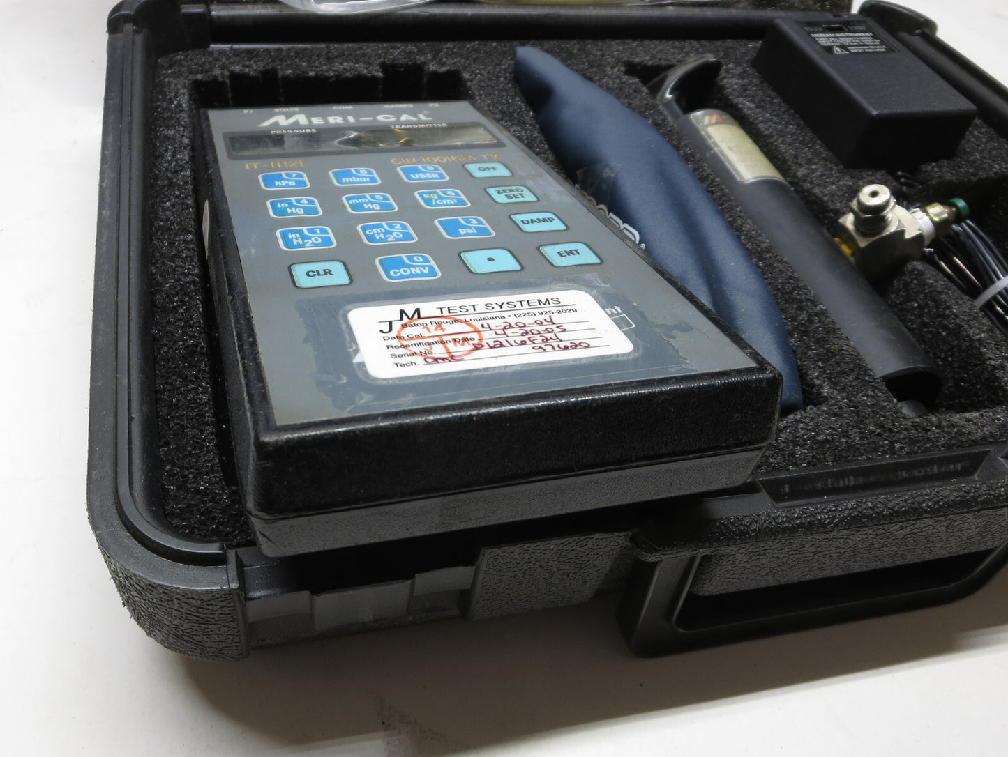 Meriam Meri Cal LP2000C Digital Manometer Calibrator w/ B-34686 Pump, Leads Set