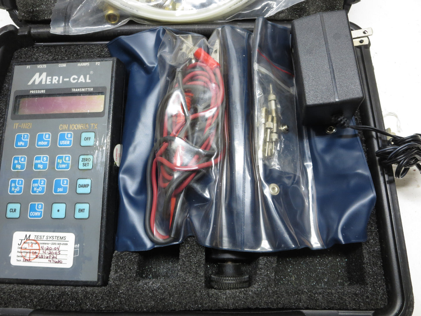 Meriam Meri Cal LP2000C Digital Manometer Calibrator w/ B-34686 Pump, Leads Set