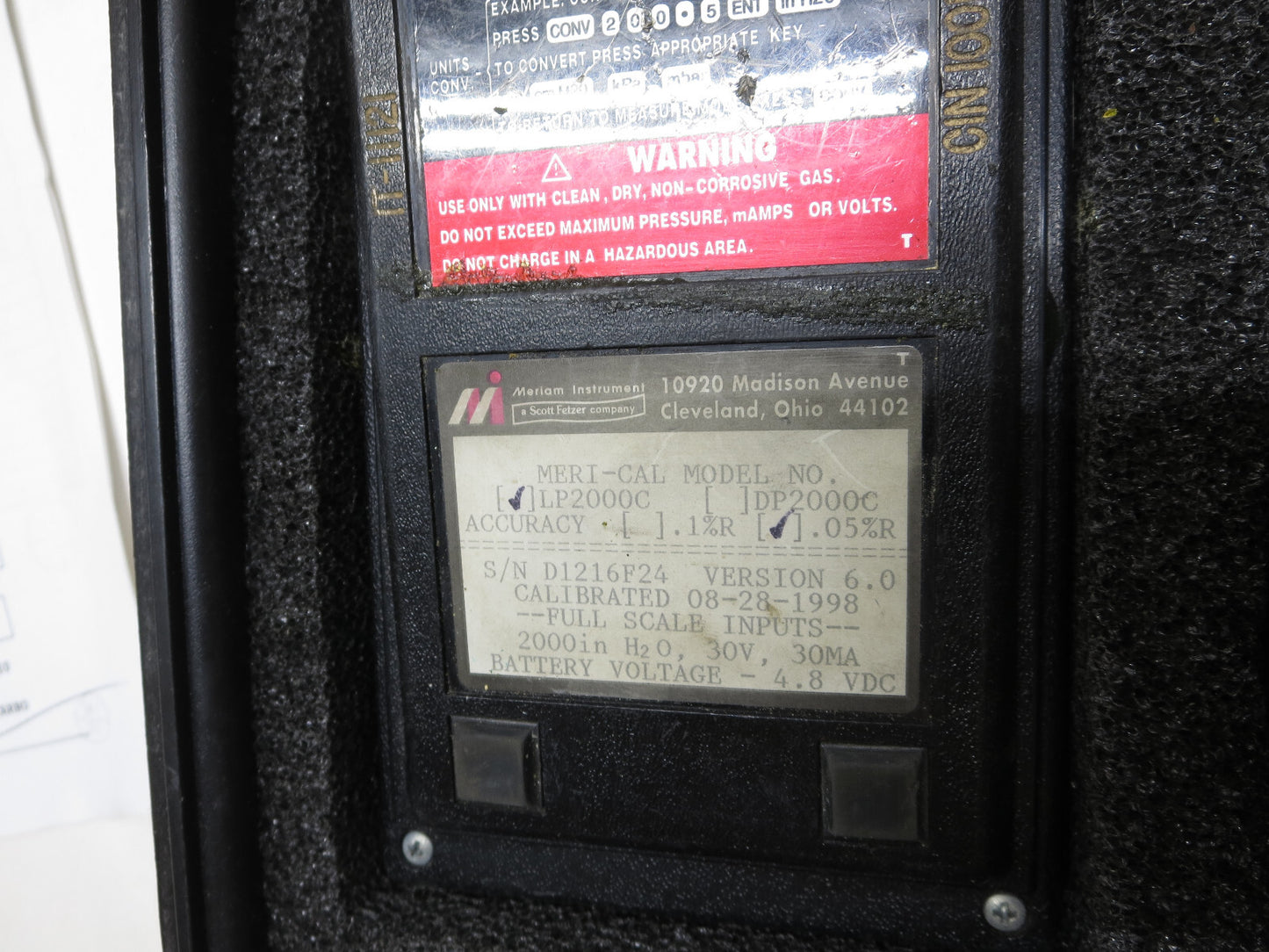 Meriam Meri Cal LP2000C Digital Manometer Calibrator w/ B-34686 Pump, Leads Set