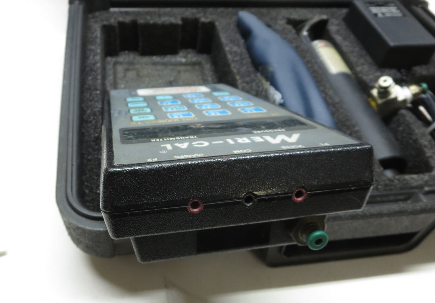 Meriam Meri Cal LP2000C Digital Manometer Calibrator w/ B-34686 Pump, Leads Set