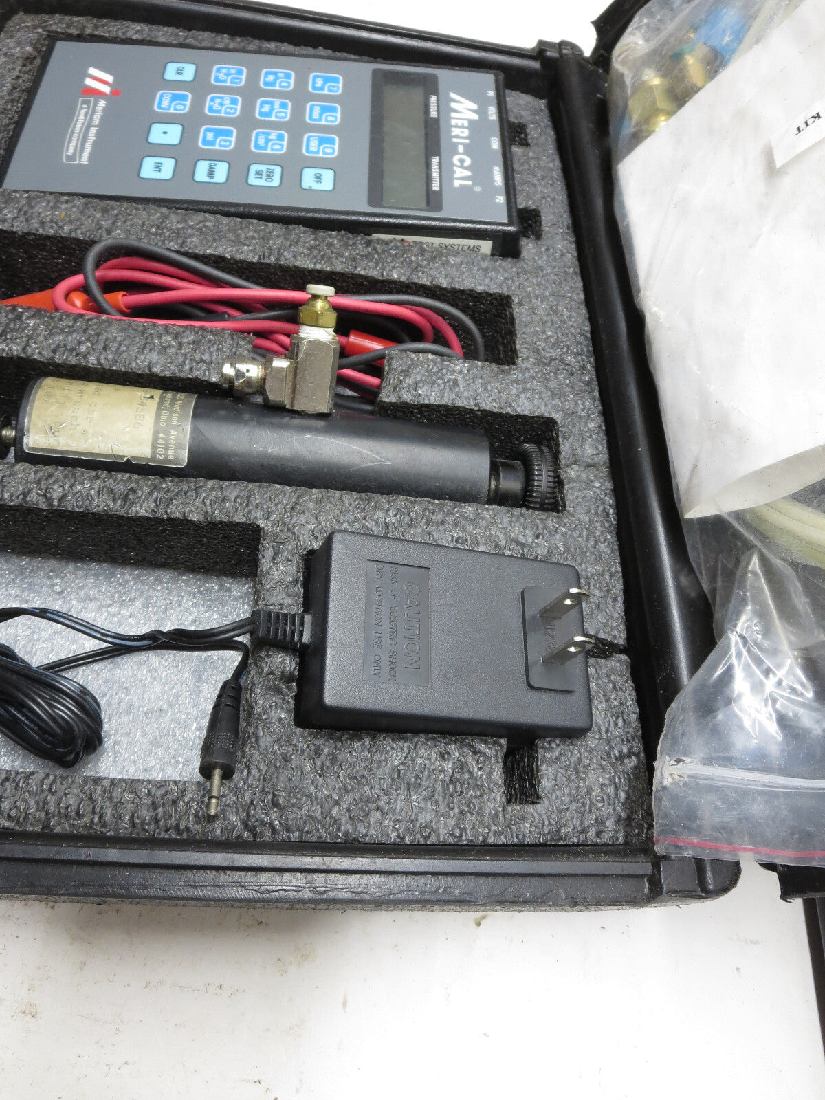 Meriam Meri-Cal DP200i Digital Manometer Calibrator Set w/ Handpump