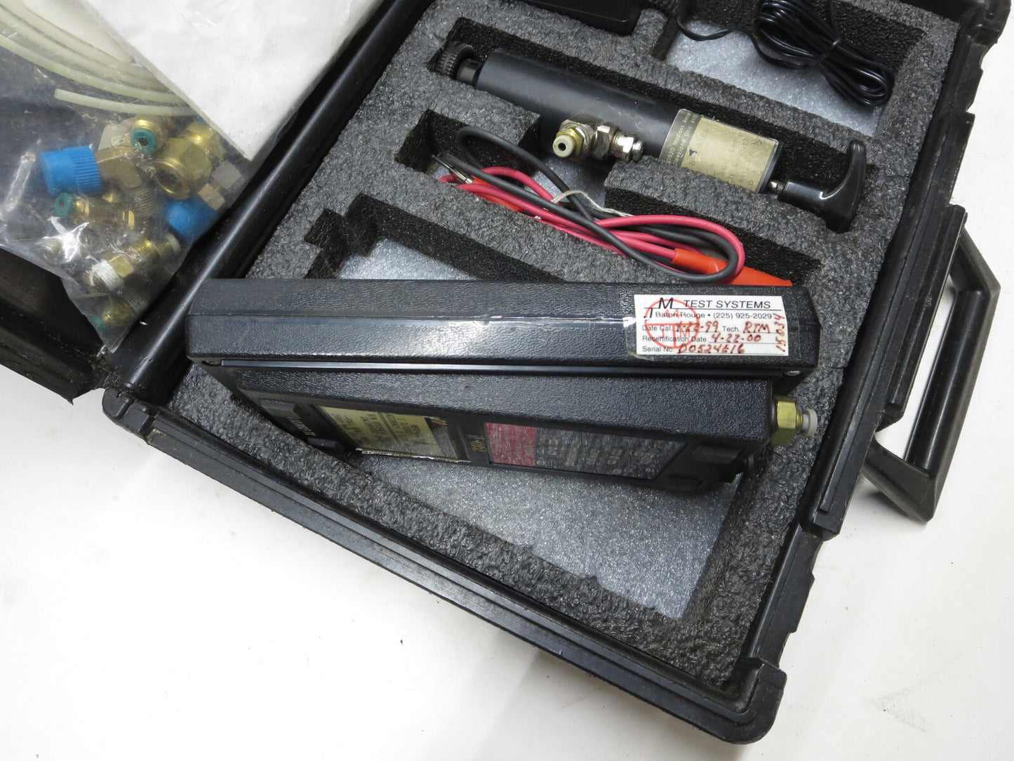 Meriam Meri-Cal DP200i Digital Manometer Calibrator Set w/ Handpump