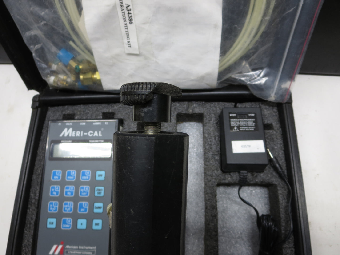 Meriam Meri-Cal DP200i Digital Manometer Calibrator Set w/ Handpump