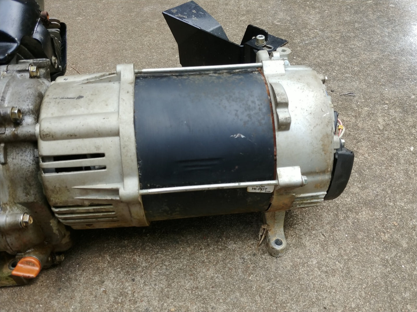 Generac 0K5238 OHVI Engine 407 CC from XP6500E Generator W Alternator (Parts)