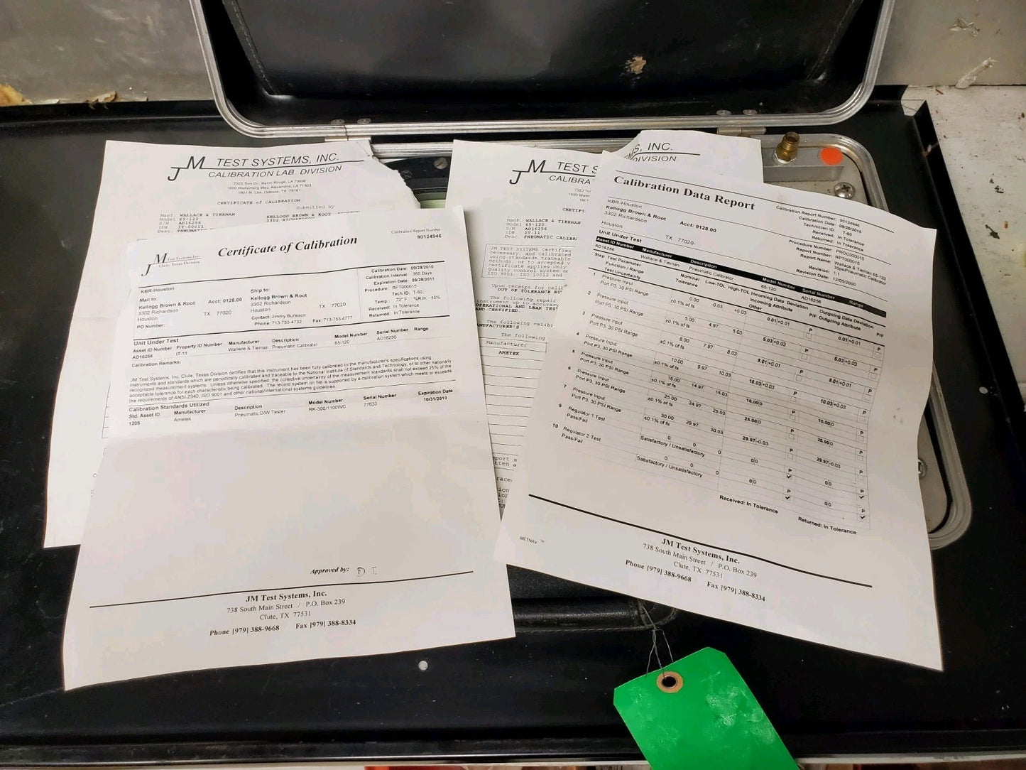 Wallace & Tiernan Series 65-120 Pneumatic Calibrator w/ Prior Calibration Certs