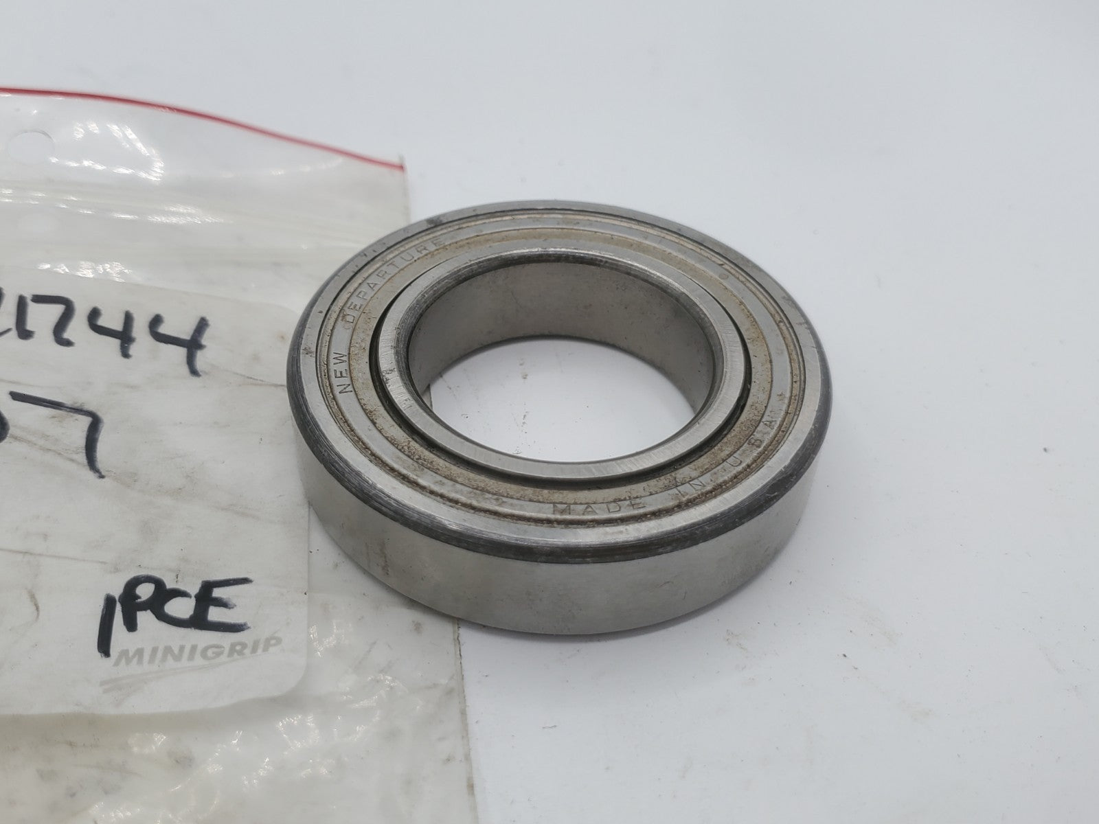 NDH 3L07 DEEP GROOVE BALL BEARING NOS