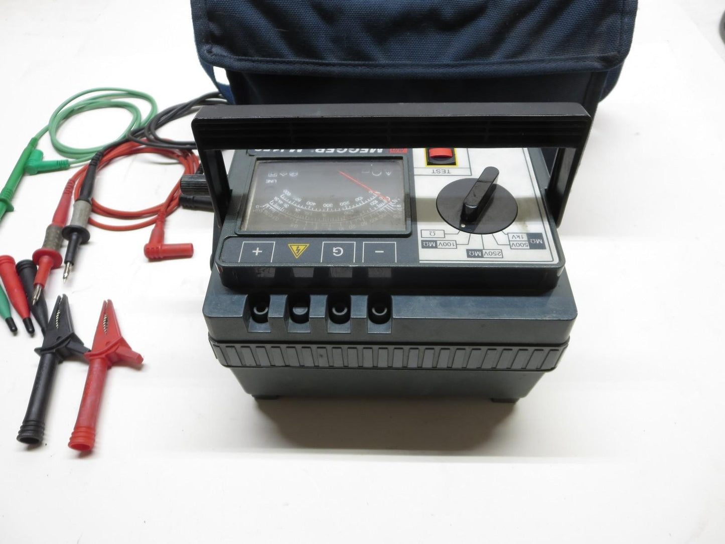 MEGGER 212159 MJ159 Insulation Tester w/ Case, Leads & 2017/2018 Prior Cal. Tag