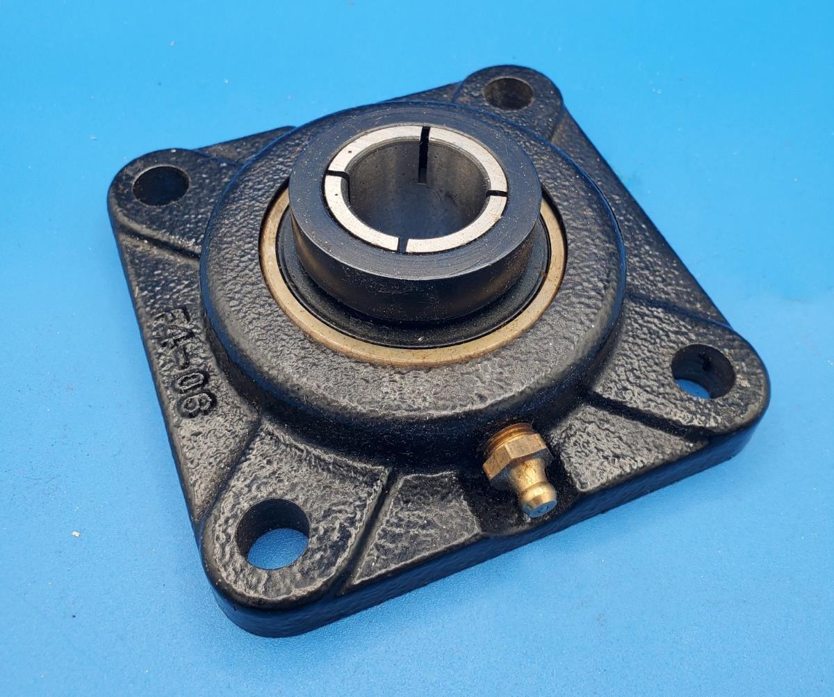 MB Manufacturing KFC4-35-1 4-Bolt Flange Bearing 1" Bore PAT'D USA