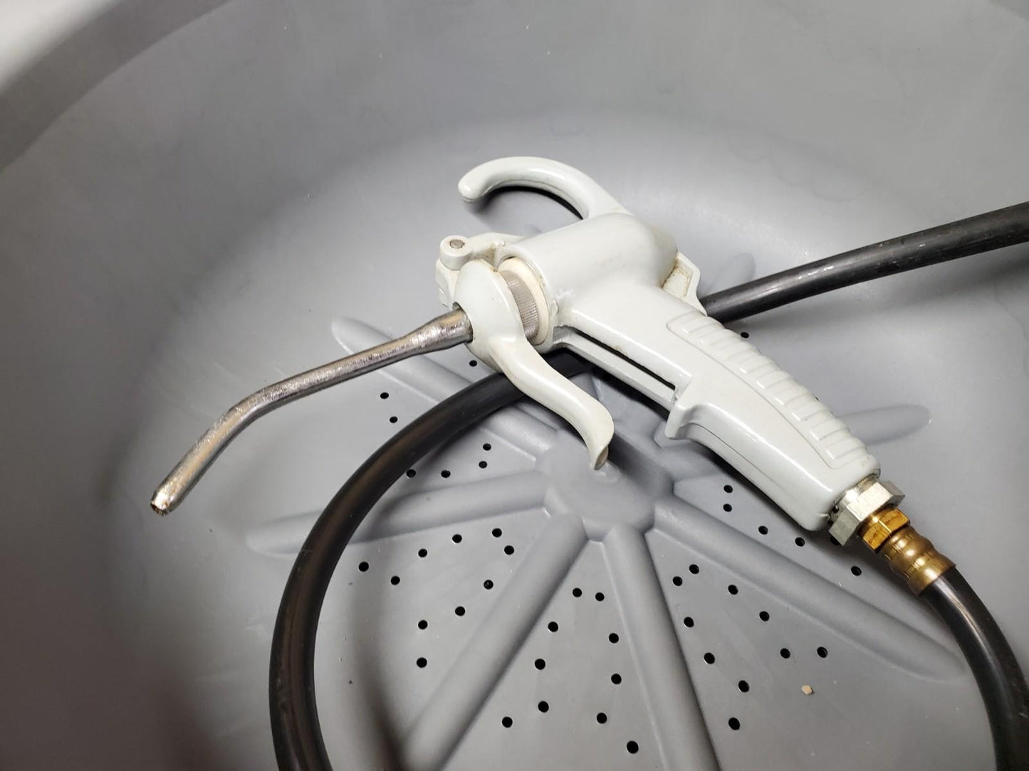 Wheeler Rex 5900 Metal Oiler Bucket, Hose And Handpump +  New Tray 