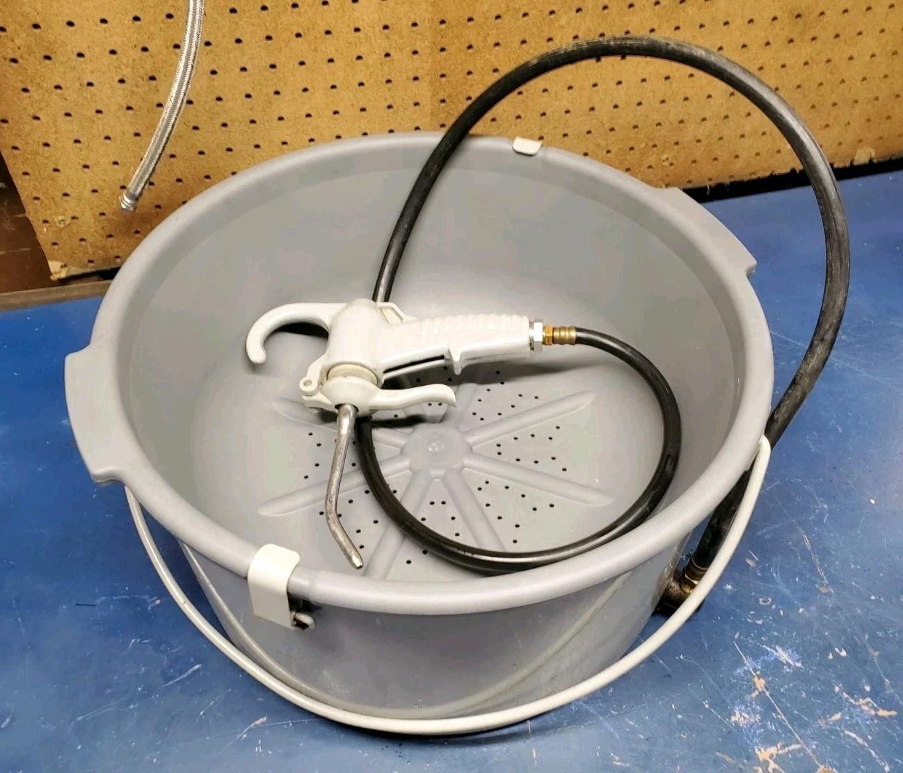 Wheeler Rex 5900 Metal Oiler Bucket, Hose And Handpump +  New Tray 