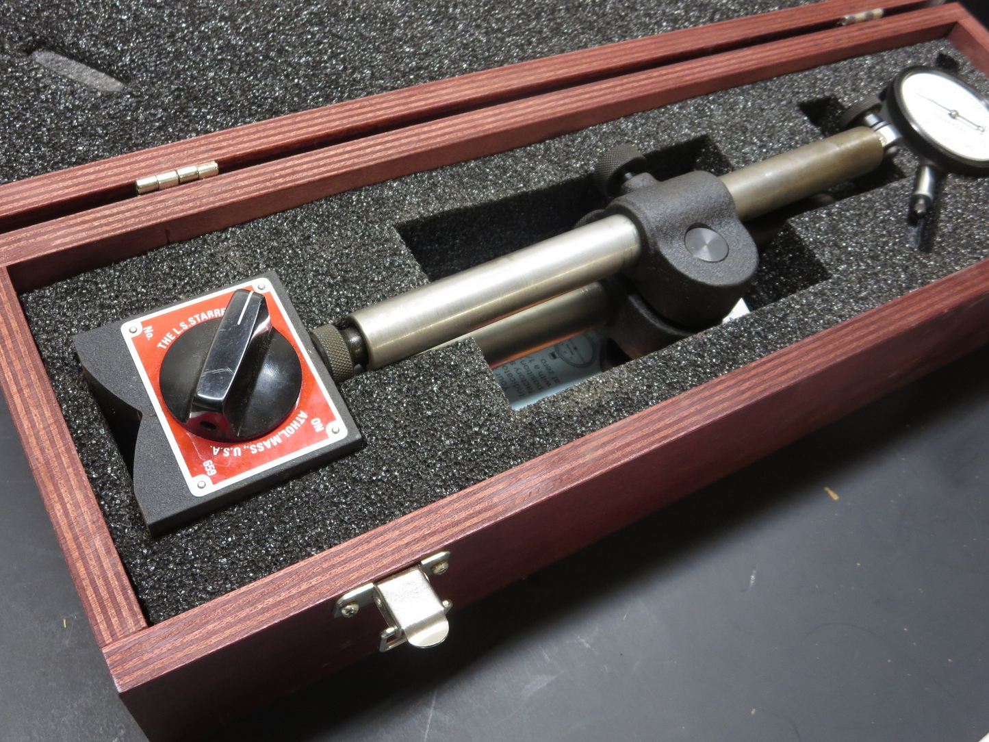 Starrett 659BZ Mag Base W/ 25-131 Indicator And Case p/n 55948 USA