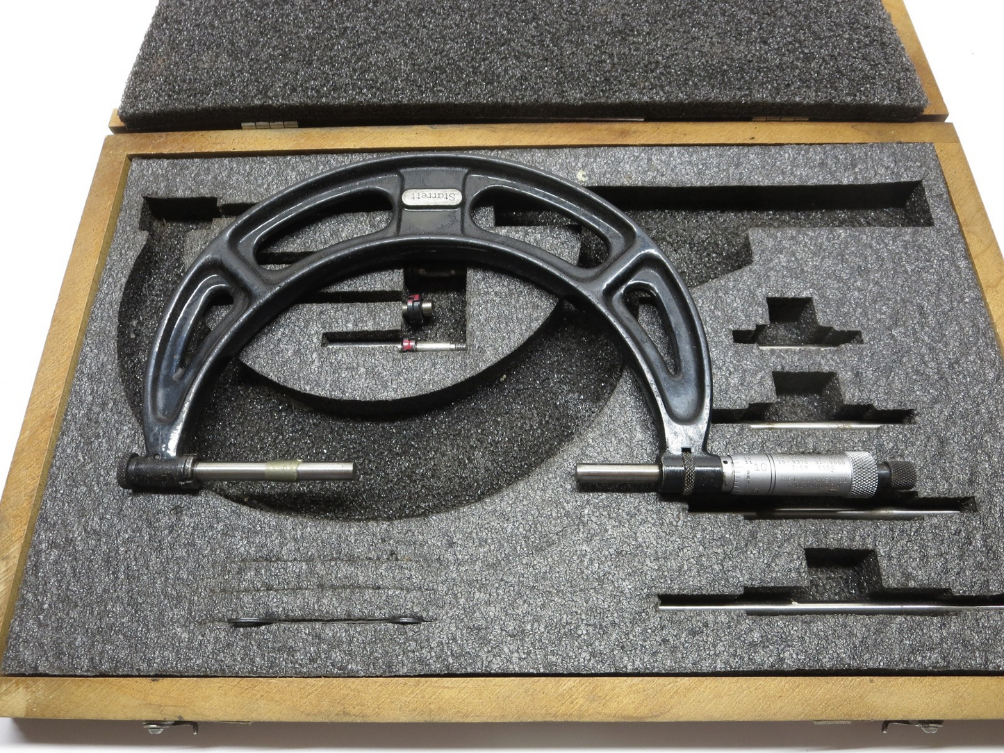 Starrett 224 2" - 6" Interchangeable Anvil Micrometer Set w/ Last Cert 12/2013