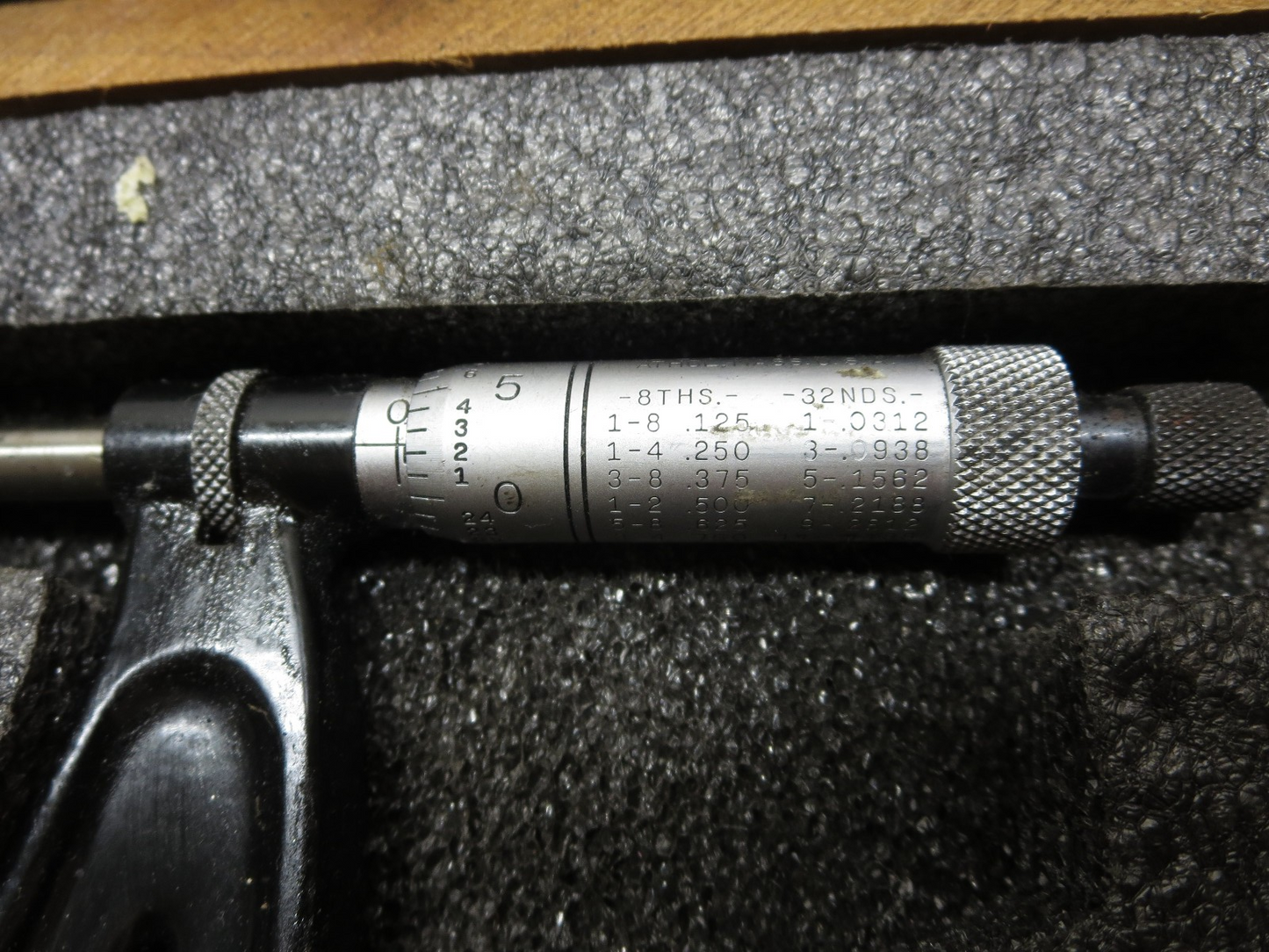 Starrett 224 2" - 6" Interchangeable Anvil Micrometer Set w/ Last Cert 12/2013