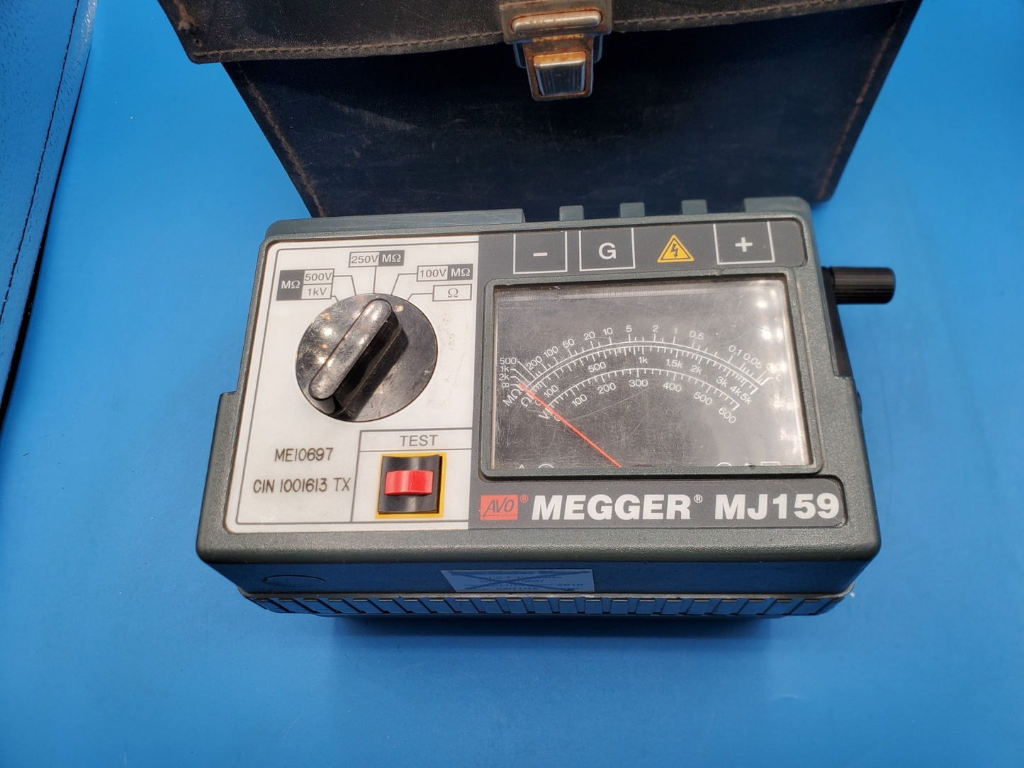 MEGGER MJ159 Insulation Tester w/ Case, Leads (Crank Won't Move Needle)