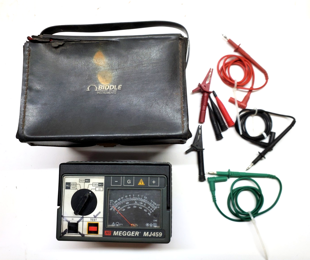 MEGGER MJ459 Insulation Tester w/ Case, Leads 212459 Battery Operated